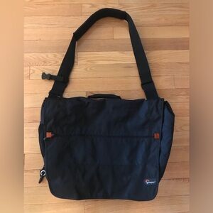 Lowepro Messenger Computer Bag